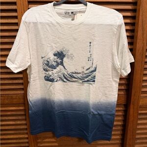 Uniqlo Katsushika Hokusai Blue and White Wave Graphic Tee